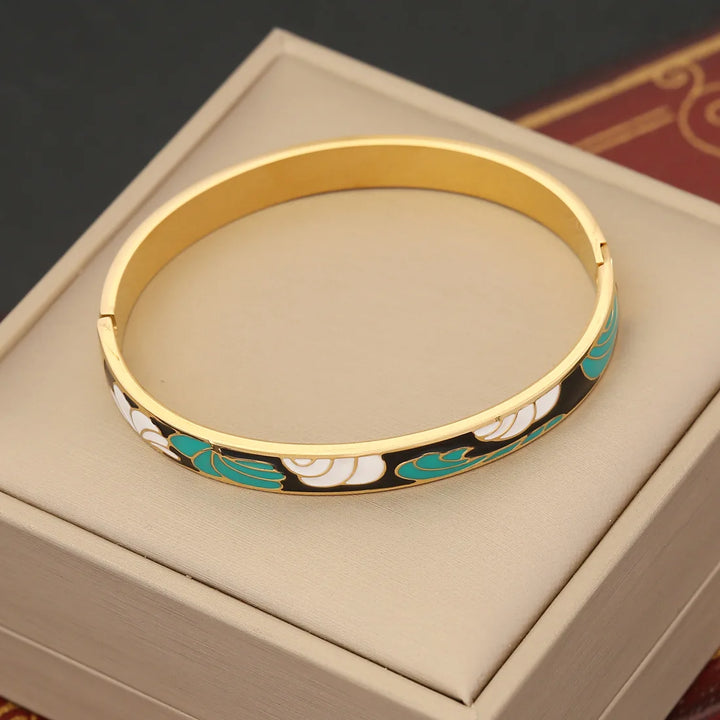 Helios 18k Gold Bangle Bracelets